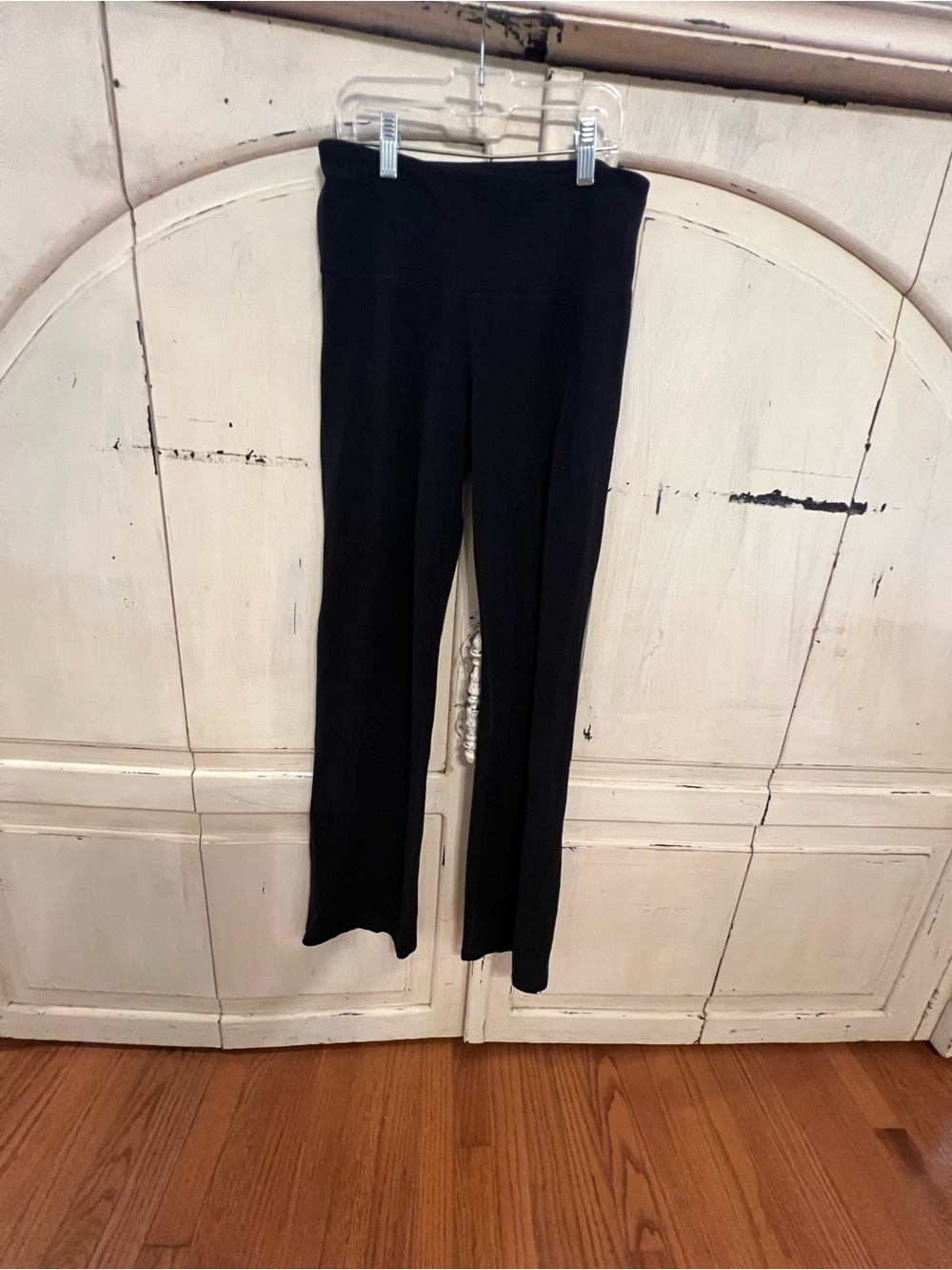 Old Navy Black womens Pull-On Flare Leggings